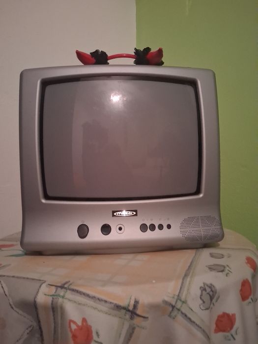 Aparelhos VHS e Televisor