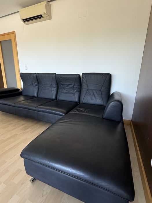 Sofá de 4 lugares com Chaise Longe Preto