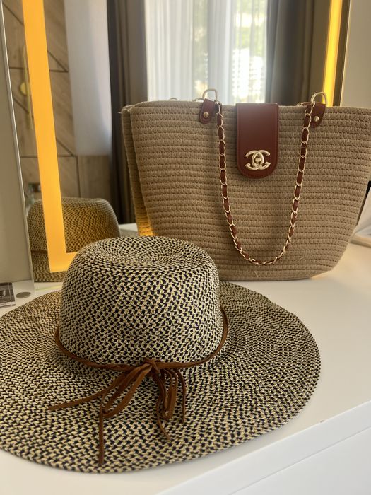 Полдам стильний капелюх !