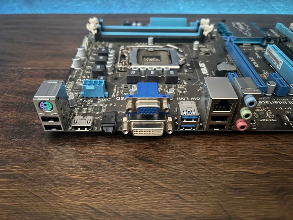 Как новая! Материнская плата ASUS P8Z77-V LX 1155 сокет Гарантия!