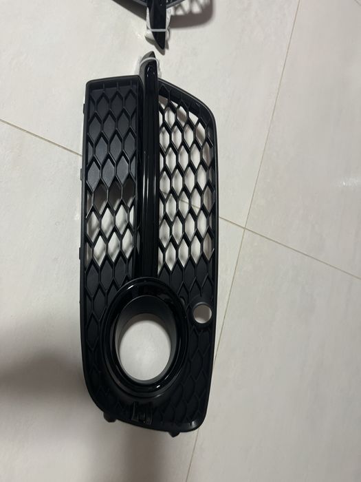 Kratki w zderzaku przednim Audi Q5