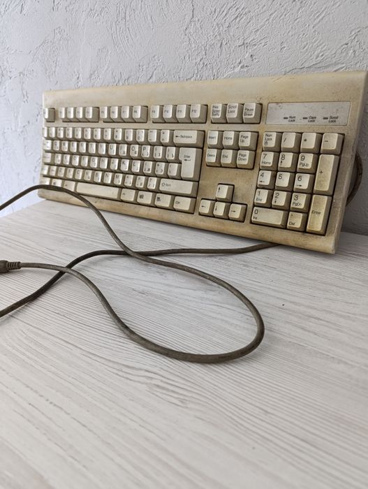 Клавіатури під ремонт або на запчастини