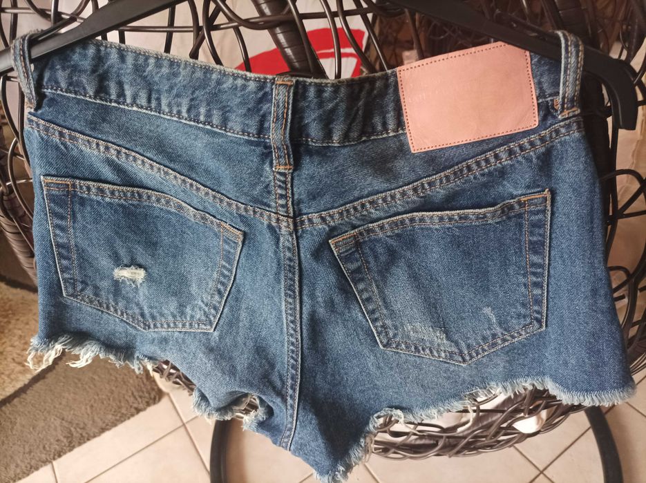 Okazja! Stylowe spodenki od Pull&Bear Jeans roz.36