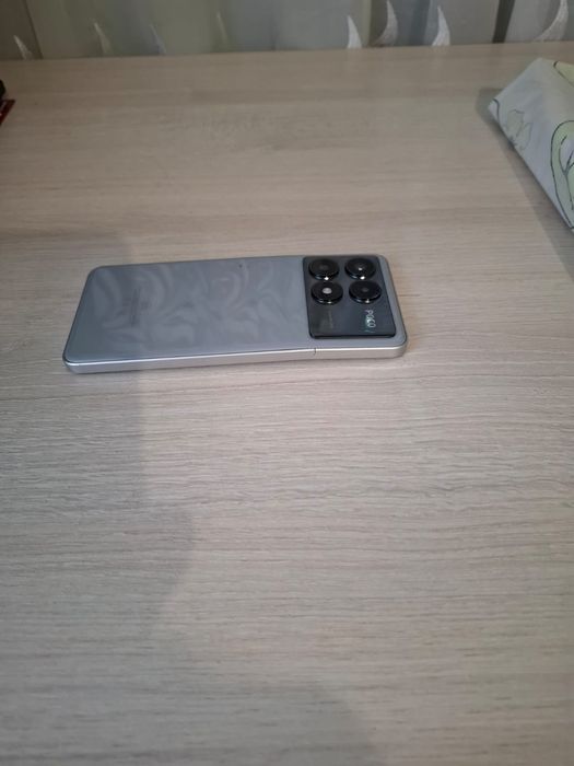 Poco x6 pro 5 g .