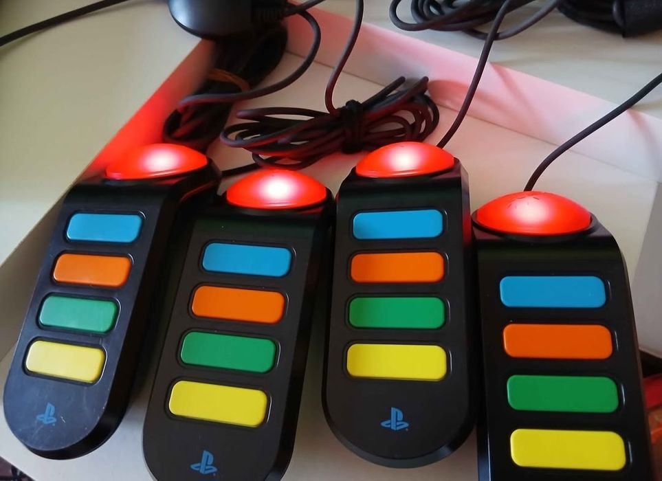 Sony PlayStation 2 com 8 jogos