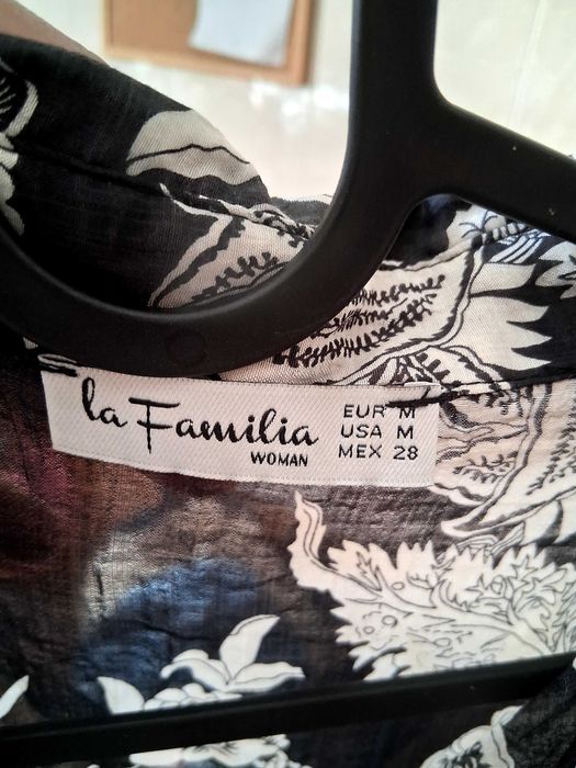 Macacão H&M,com camisa La Familia.