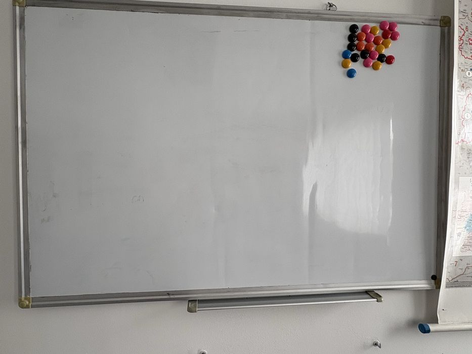 Tablica ścienna  + pisaki