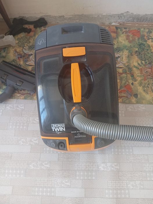 Продам пылесос моющий