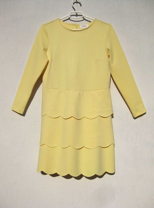 Красивое плотное жёлтое ярусное платье Savida L