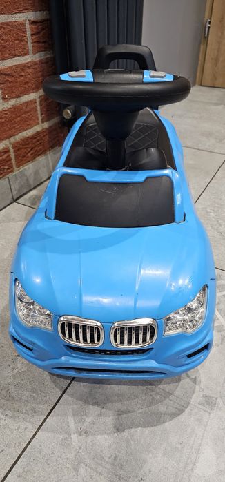 Auto policyjne z dzwiekiem jezdzik