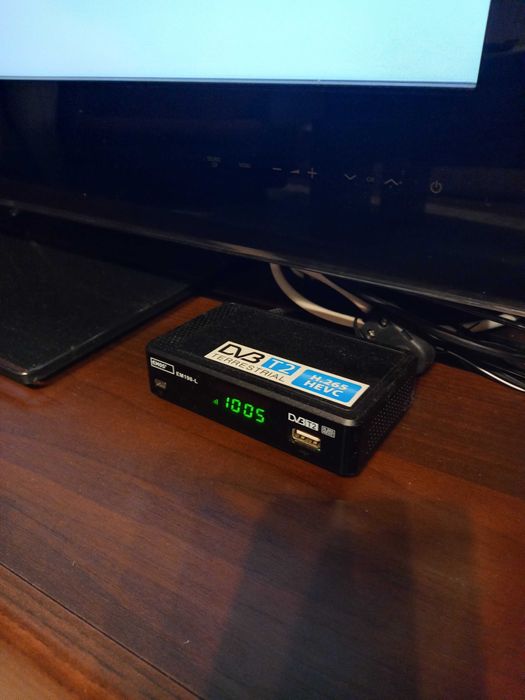 Telewizor Samsung 40 cali + tuner tv naziemnej