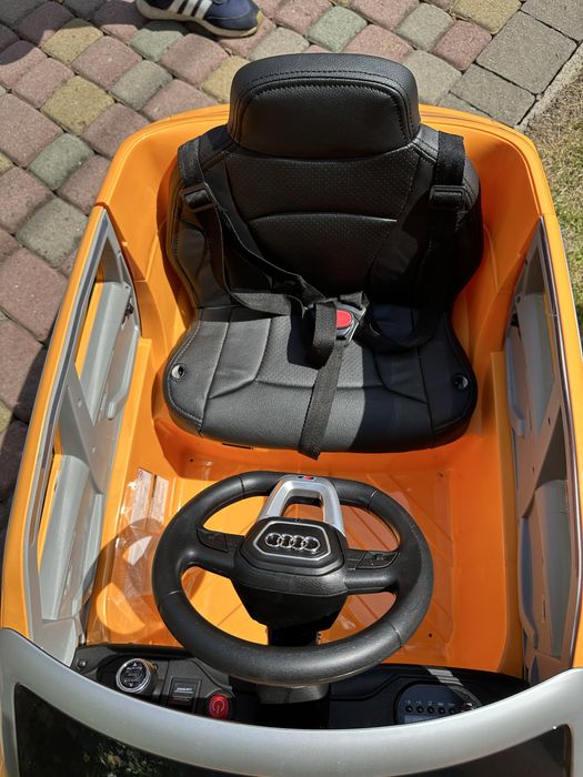 Дитячий електромобіль Audi Q8  12V | 2×35 W  пульт 2.4G На акумуляторі