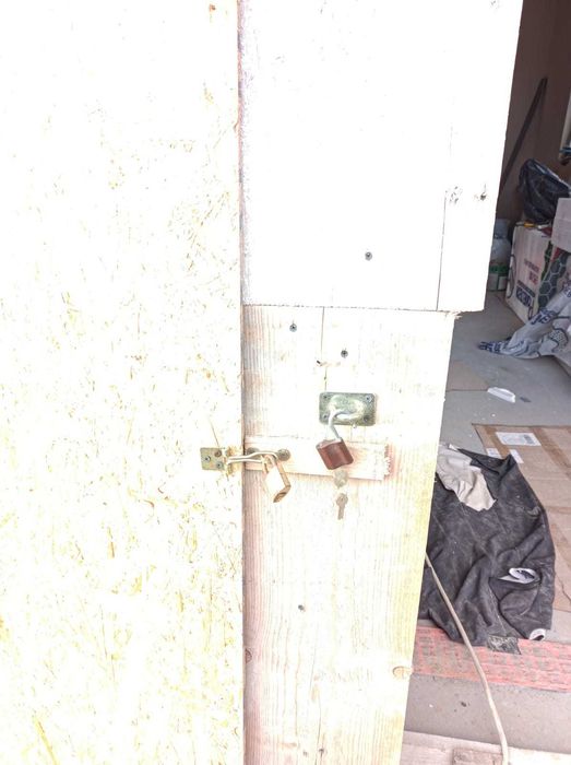 Tymczasowa brama garażowa na budowę 275x250, zawiasy, skoble, OSB