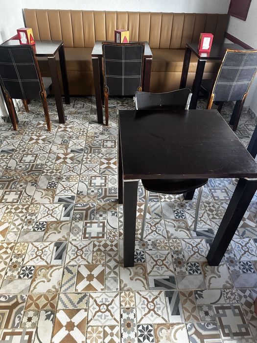Mesas e cadeiras de café/restaurante