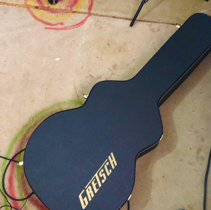 Guitarra Gretsch semi-acústica G5410T + case.