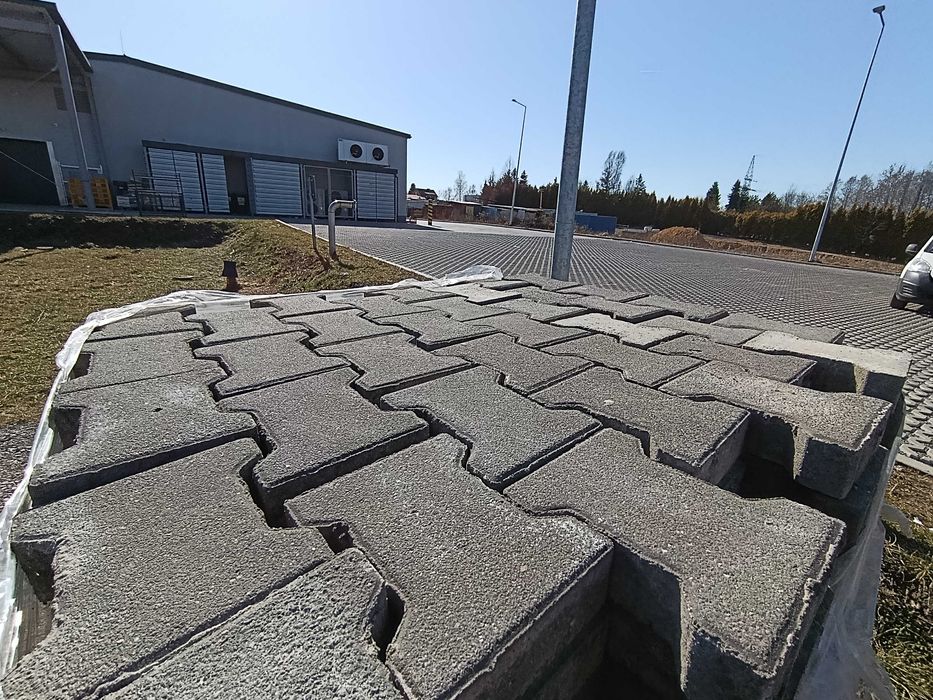 Używana betonowa kostka brukowa z rozbiórki gr. 8cm - różne rodzaje