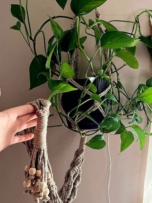 Cache-Pot: doniczka z makramy do kwiatów