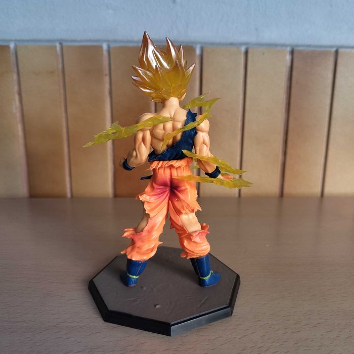 Boneco Figura Son Goku Super Saiyan Dragon Ball