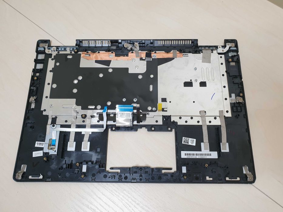 Lenovo Yoga 710-15ISK 710-15IKB Корпус C топкейс, середня частина