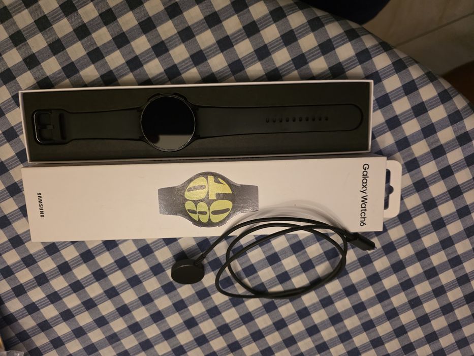 Vendo ou troco SmartWatch 6 Samsung  por smarthfone como novo ou SmartWatch  Huawei como novo