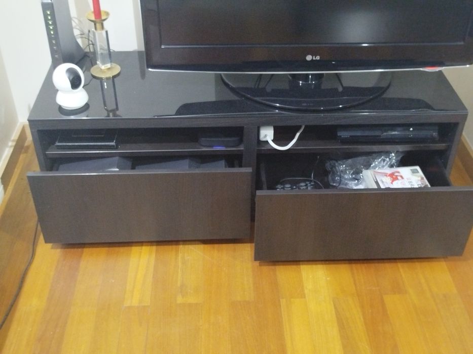 Móvel TV Besta IKEA preto castanho