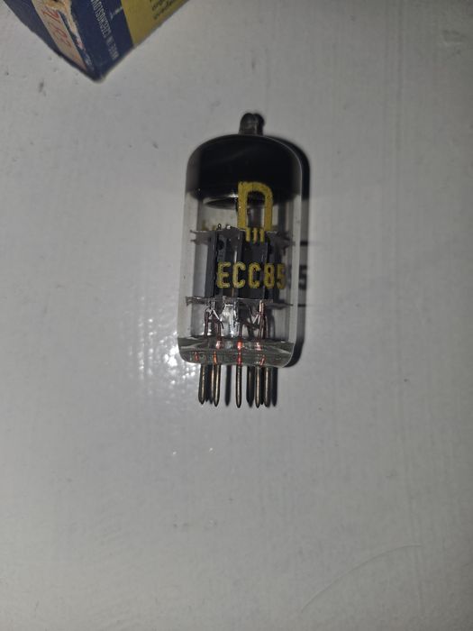 Lampa RFT ECC85.