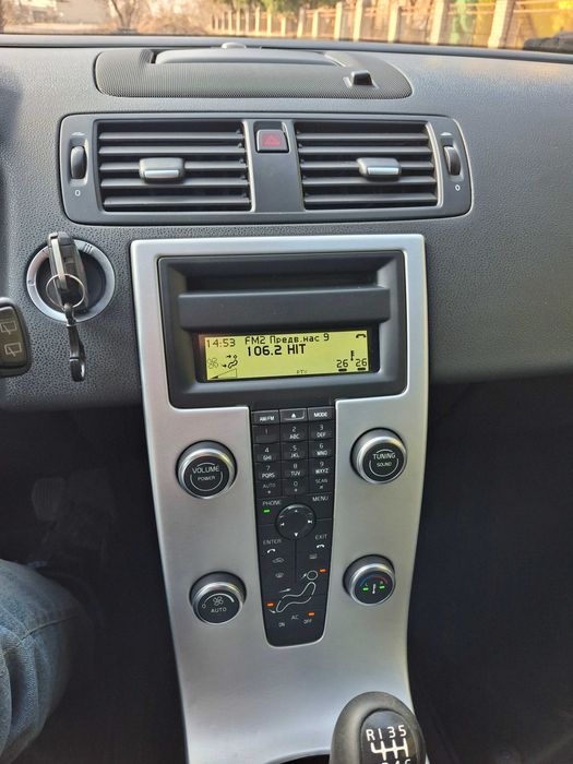 Продам volvo v50 2011року