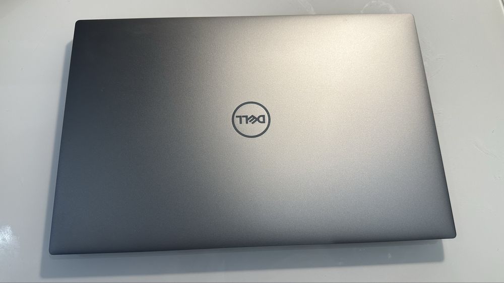 Dell Precision 5500 i9 32gb 500gb