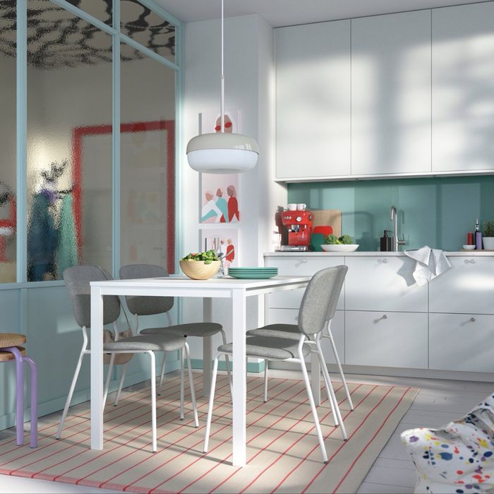 Secretária, mesa de jantar e luminária - IKEA - como novos