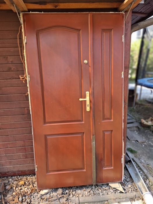 Drzwi drewniane dwuskrzydłowe