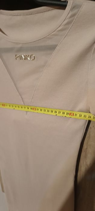 Pinko piękny fason sukienki w prążki