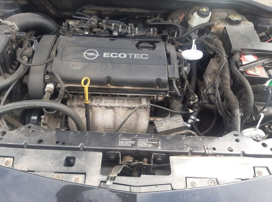 Samochód opel astra j