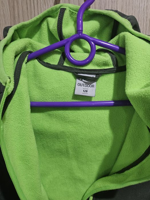 (1255) Kurtka jesienna typu softshell r.128 Yfk