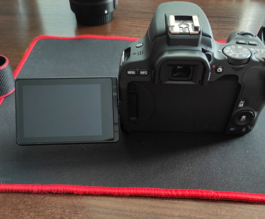 Фотоапарат Canon Eos 200d  Body Black