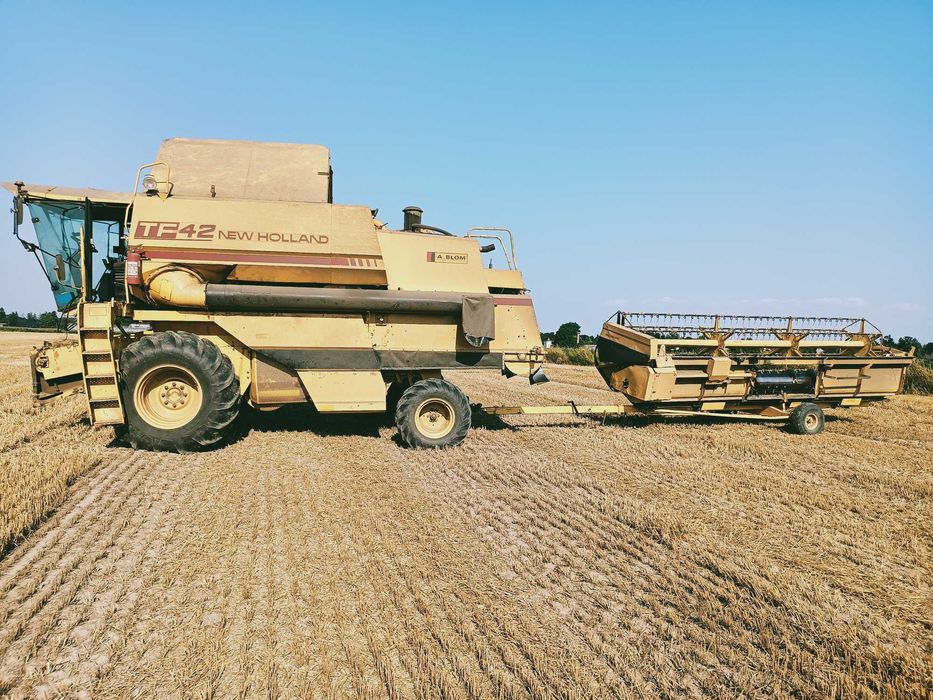 New Holland TF 42 2 hedery rzepak super stan