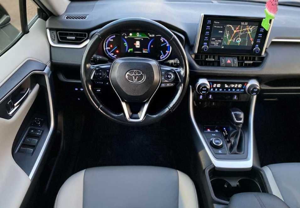 Toyota RAV4 2020 року