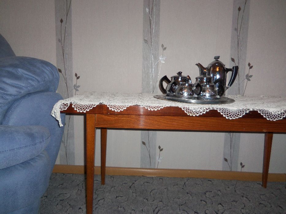 Столик к дивану, ореховое дерево, Чехословакия