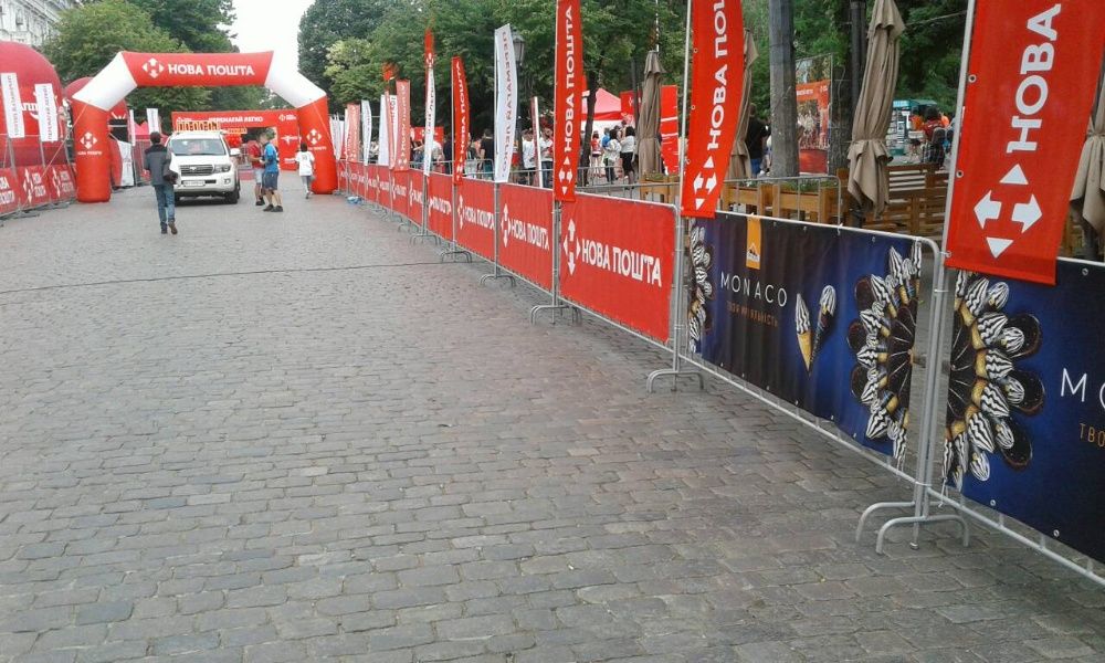 Аренда краш барьеров. Аренда заборов