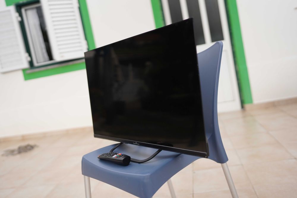 TV Smart Tech 32” Full HD – Smart TV + Comando