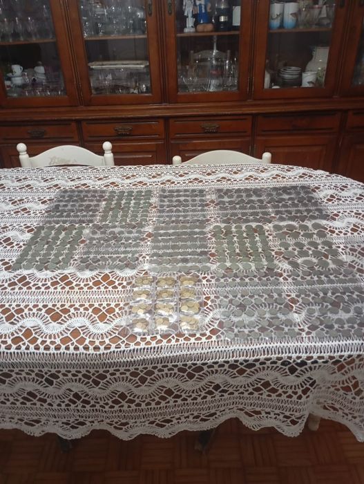 Vendo moedas antigas muitas bonitas bom estado