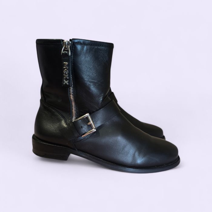 Ботинки напівчоботи  жіночі шкіра чорні 40 р MEXX