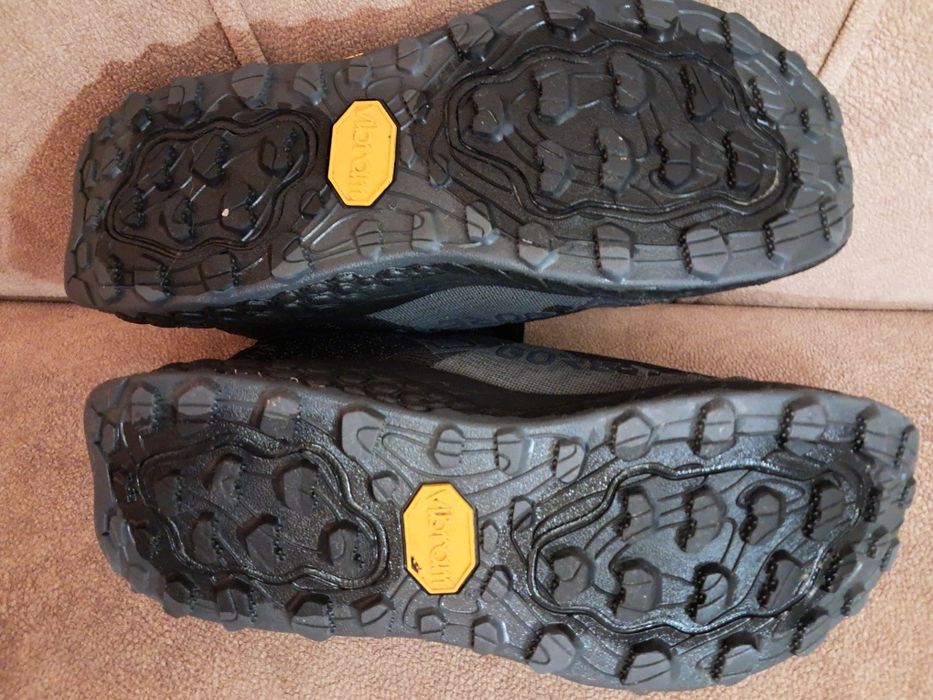 Продам підліткові кросівки New balance  38розм.