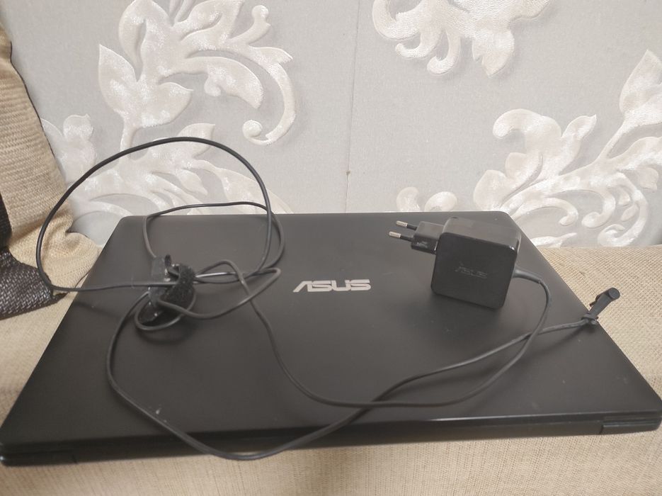 Ноутбук 15,6" Asus X553M Pentium N3450 2 ядра 4 потоки ram 4gb ddr3