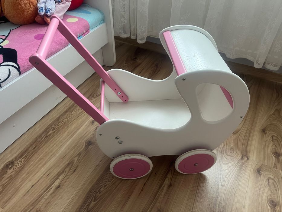 Wózek dla lalek.