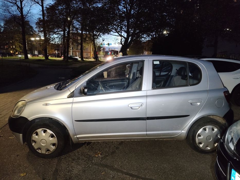 Toyota Yaris 2000 rok 1.0