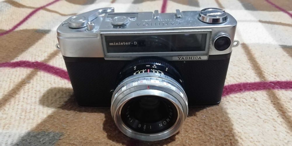Máquina Yashica Minister-D /T-703 126 antiga