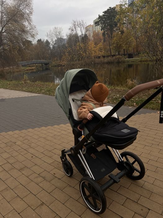 Продається коляска Cybex e-Priam + прогулянковий текстиль 2в1