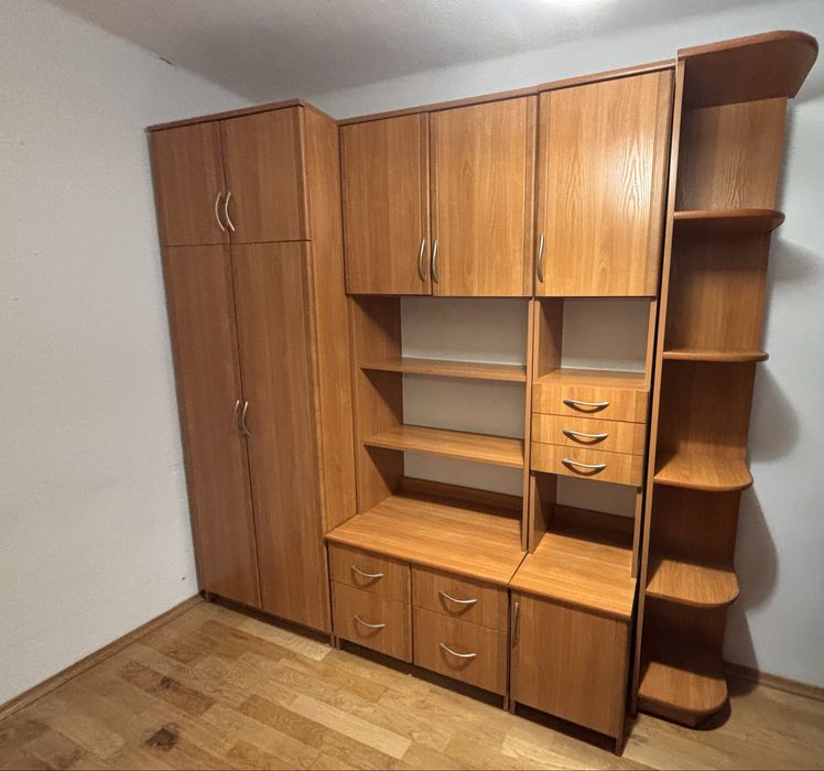 Komplet szaf i regałów