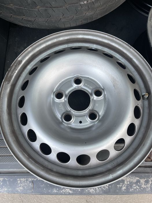 Продам 4 диски Фольксваген т6 r16