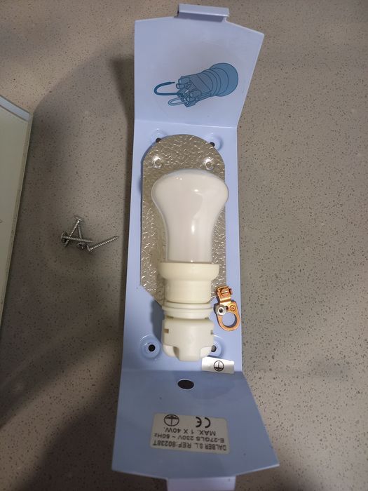Candeeiro de parede quarto infantil
